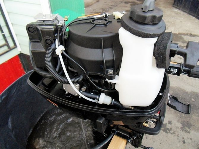 Четырехтактный лодочный мотор HDX F 5 BMS